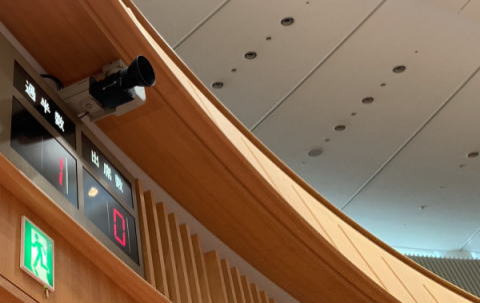 会議室。議場 残響時間測定